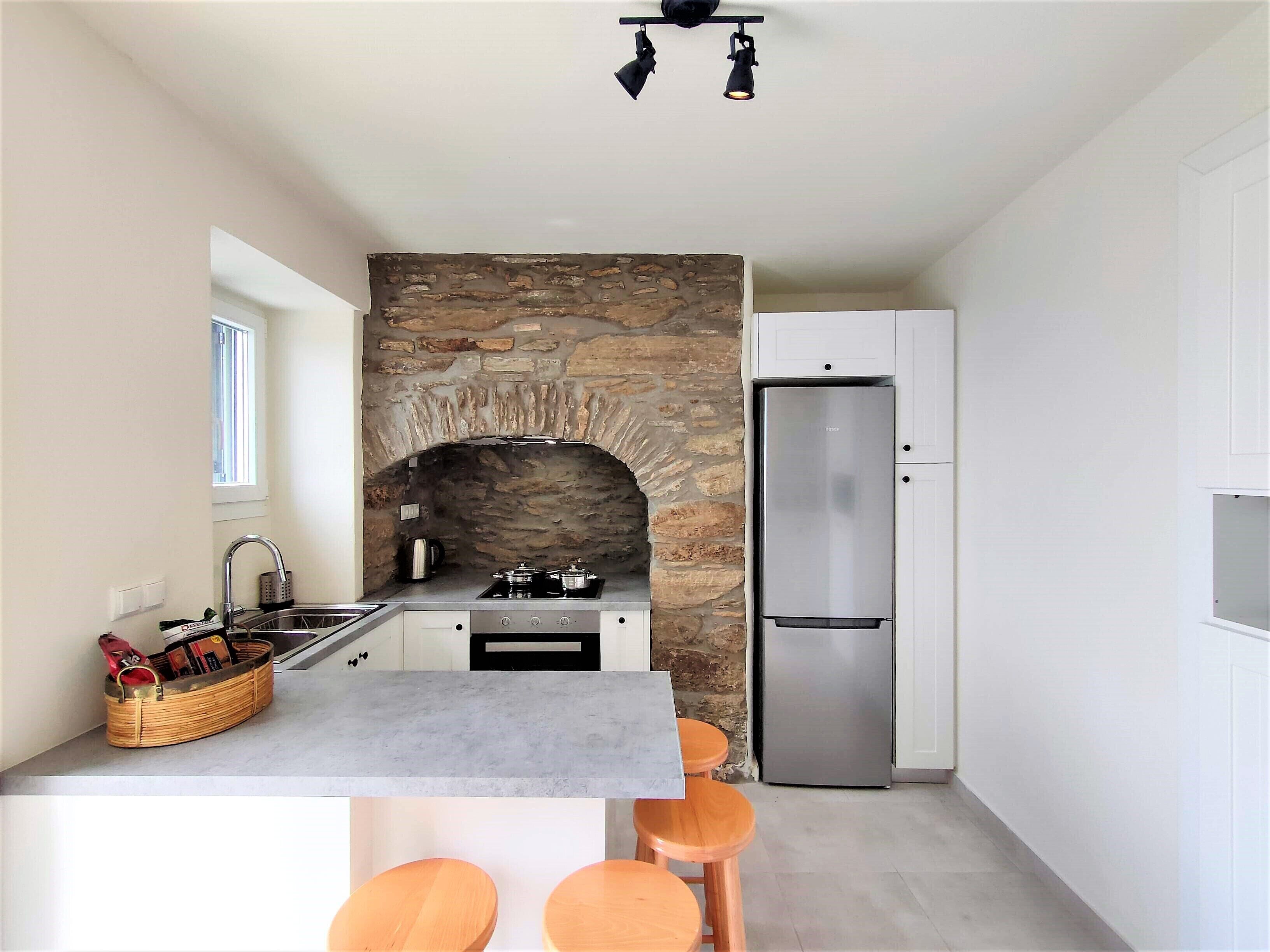 "spiti" Sea View Neoclassical Apartment in Stenies