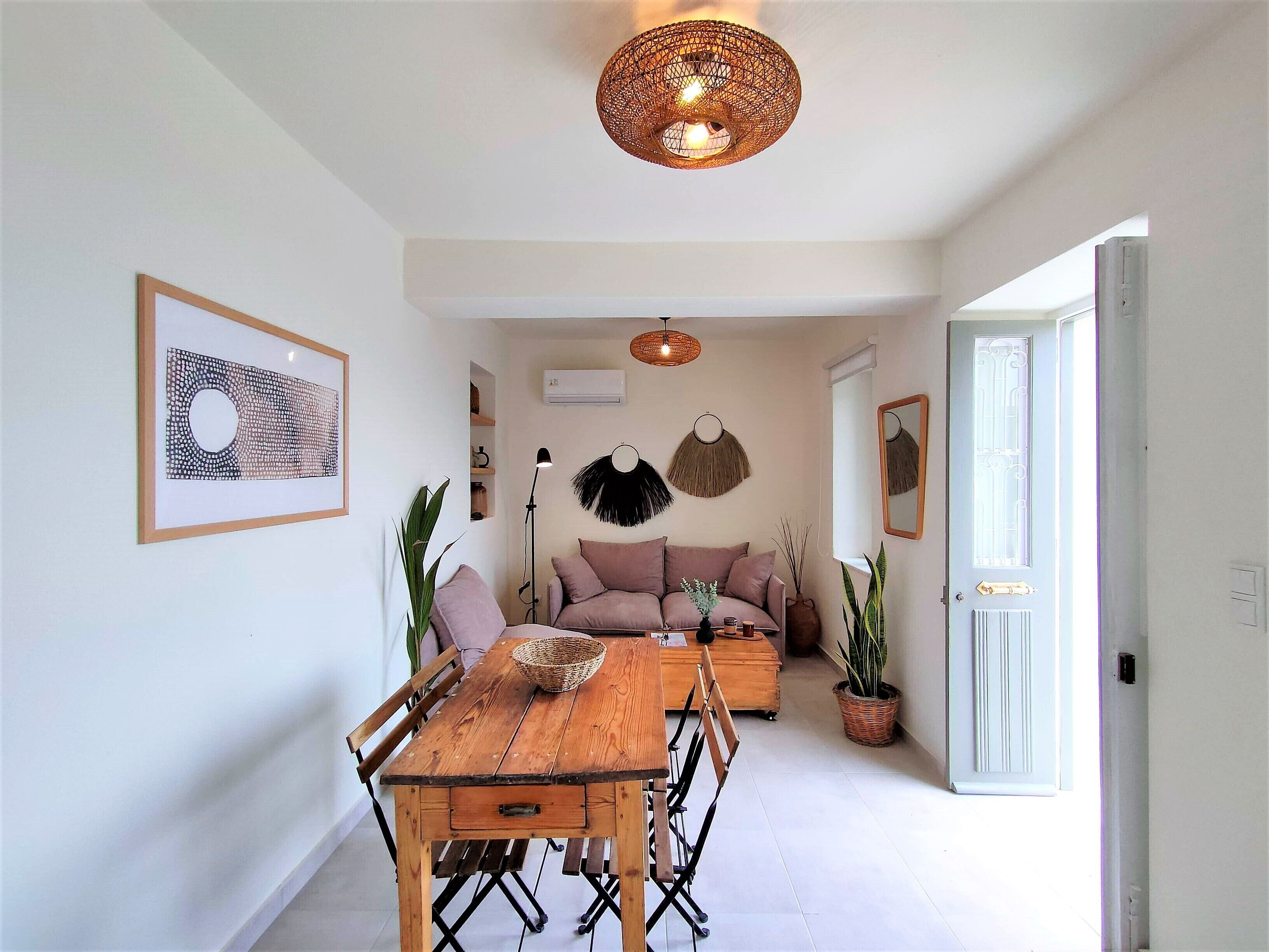 "spiti" Sea View Neoclassical Apartment in Stenies