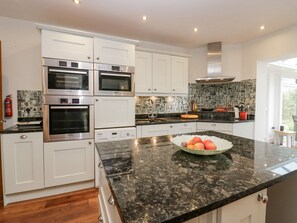 Fridge, dishwasher, electric kettle, toaster - Holme Fell (Coniston)