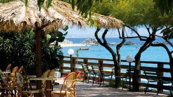 Breakfast, lunch, dinner served; pool views