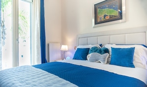 Quarto triplo superior | Frigobar, escrivaninha, quartos à prova de som, Wi-Fi de cortesia