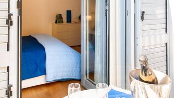 Superior Triple Room | Minibar, desk, soundproofing, free WiFi