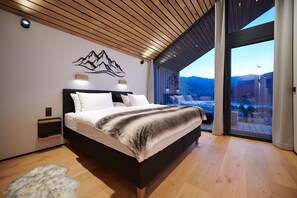 4 Schlafzimmer, Zimmersafe, Bügeleisen/Bügelbrett, Reisekinderbett