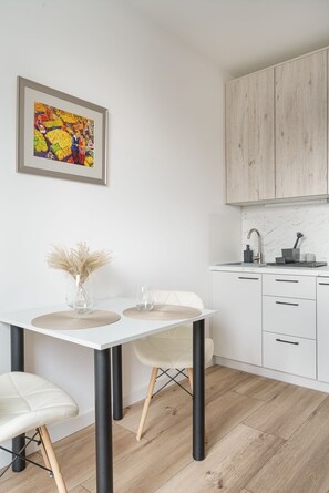 Private kitchenette - RentPlanet - Studio Fabryczna (Wroclaw)