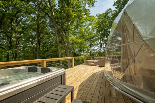 Luxury Glamping Dome w/ Hot Tub & Views
