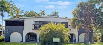 Beachside Palms Unit 3-BOM