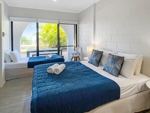 1 chambre, fer et planche à repasser, accès Internet, draps fournis