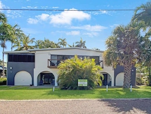 Exterior - Beachside Palms Unit 4-BOM (Nelly Bay)