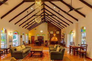 Interior - The Courtney Lodge (Victoria Falls)