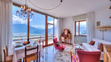 Televisi layar datar 21-inci dengan saluran TV kabel