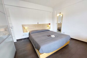 1 bedroom, laptop workspace, free WiFi, bed sheets - Vicere Apartment With AC and Wi-fi (Catania)