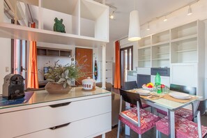 Family Apartment, Multiple Bedrooms (Vicerè Apartment With AC and Wi-Fi) | Dining