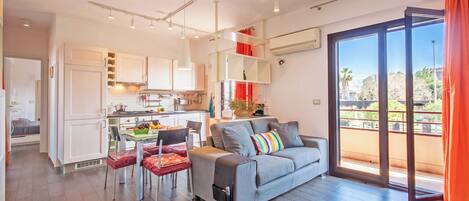 ファミリー アパートメント 1 ベッドルーム 電子レンジ (Vicerè Apartment With AC and Wi-Fi) | リビング エリア | 薄型テレビ