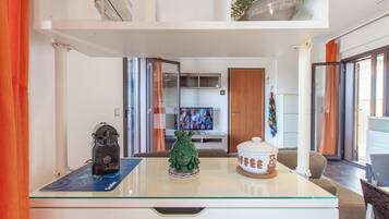 Family Apartment, Multiple Bedrooms (Vicerè Apartment With AC and Wi-Fi) | Interior