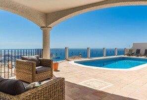 Pool - Villa with private pool and amazing views (Salobreña)