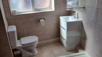 Room 2 | Bathroom | Shower, hair dryer, towels, soap