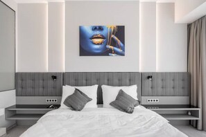 1 bedroom, bed sheets