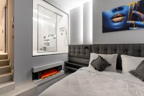 1 bedroom, bed sheets