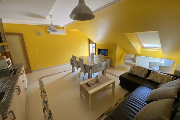 Deluxe Apartment | Living area