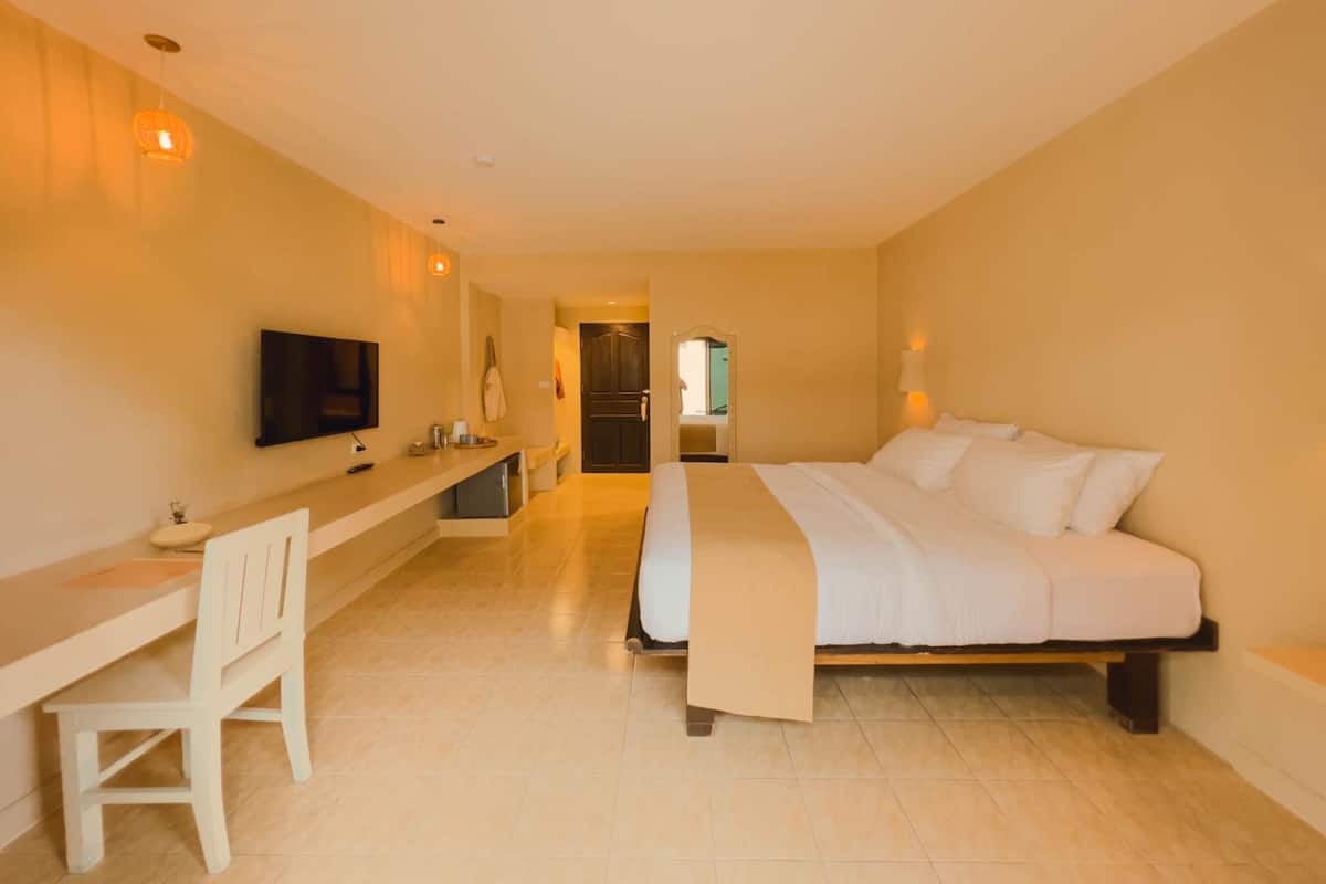 Surmatelas, coffres-forts dans les chambres, bureau