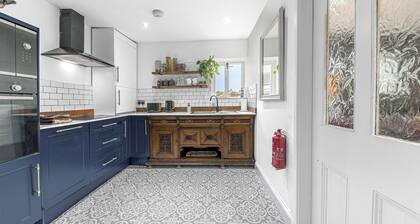 Silverdale Cottage Lake District/Lancashire
Two double, one twin