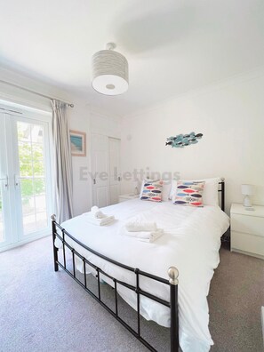 2 bedrooms, iron/ironing board, WiFi, bed sheets - Rachel & Andrew’s apartment (Carbis Bay)