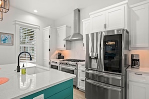 Fridge, microwave, oven, stovetop - Resort Pools, Golf Cart Boardwalk to the Beach (Port Aransas)