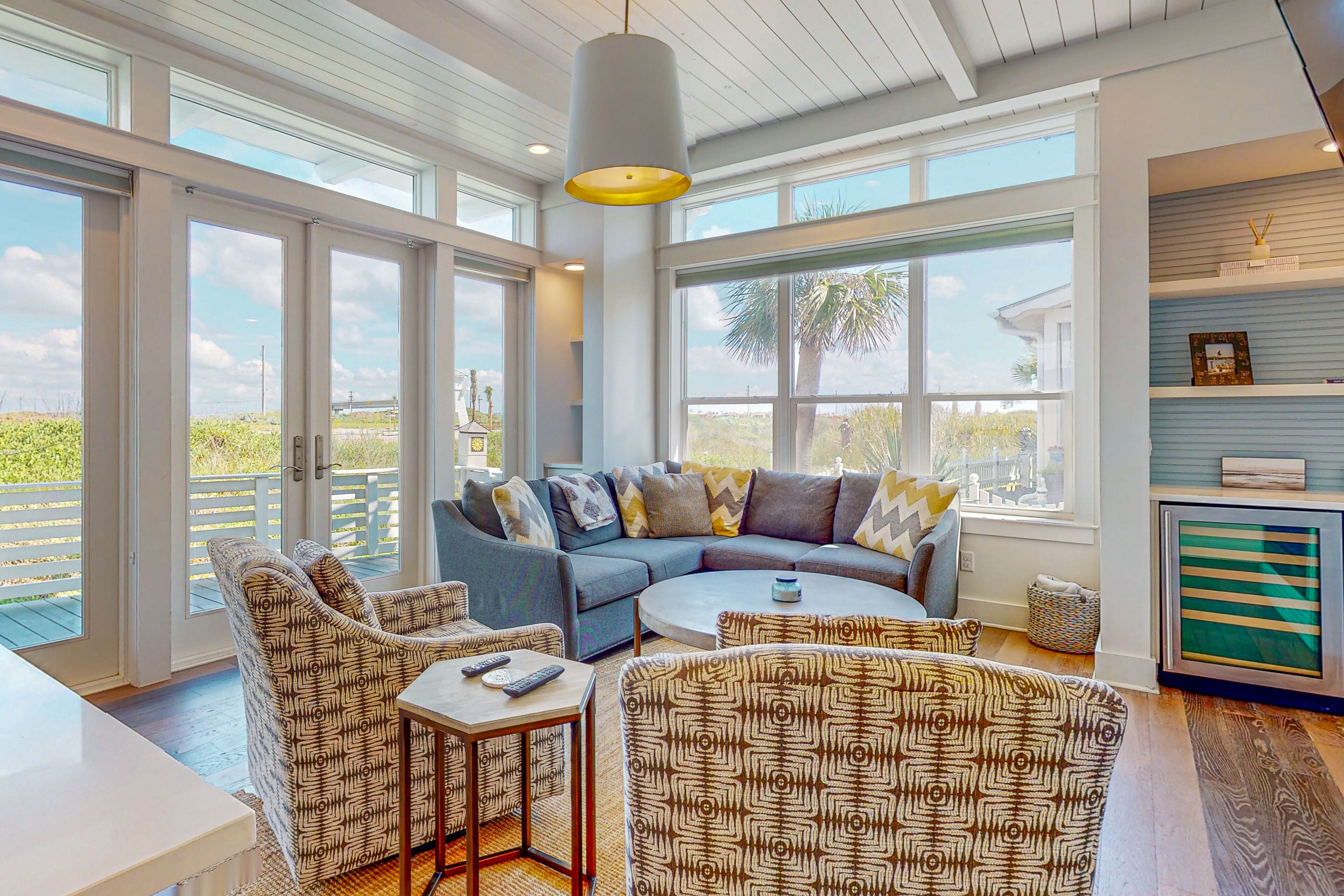 Resort Pools, Golf Cart Boardwalk To Beach, Pet Friendly - Corpus Christi, TX