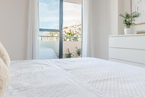2 sovrum, värdeförvaringsskåp på rummet och ljudisolering