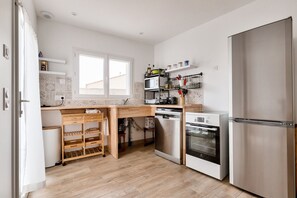 Réfrigérateur, micro-ondes, four, lave-vaisselle