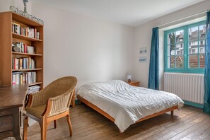 6 habitaciones, tabla de planchar con plancha y wifi gratis 