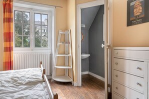 6 habitaciones, tabla de planchar con plancha y wifi gratis 