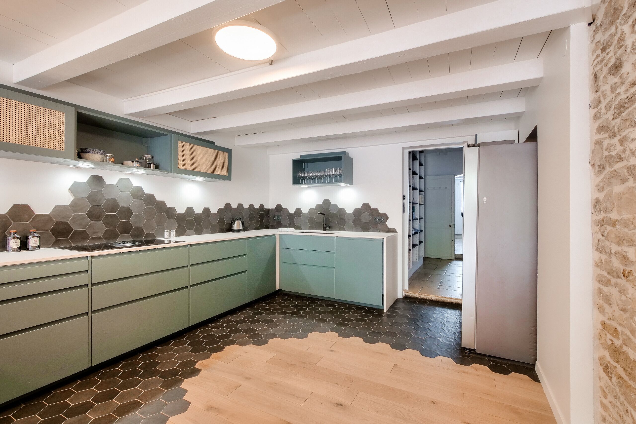 Réfrigérateur, micro-ondes, four, lave-vaisselle