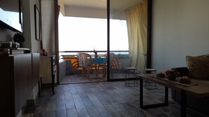 Chalet | Living area