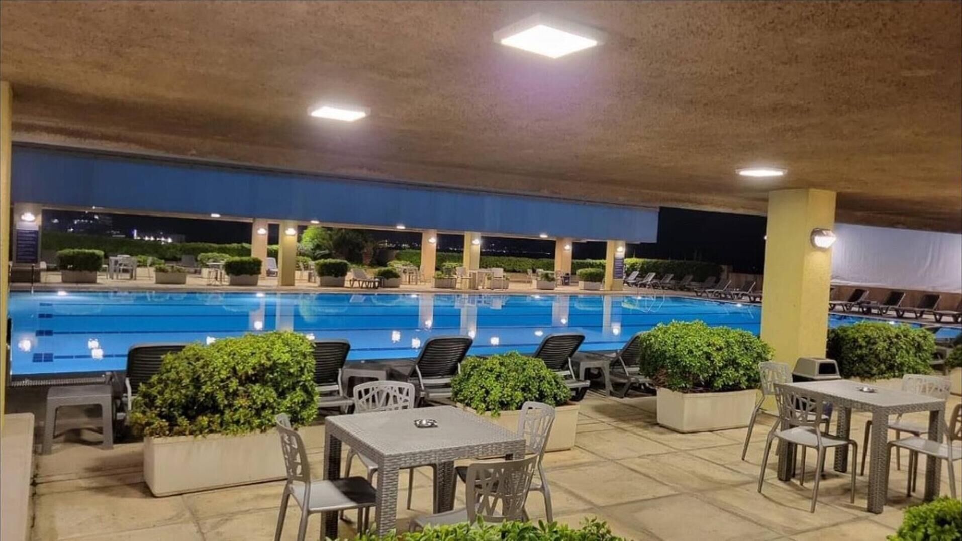 Kolam renang outdoor
