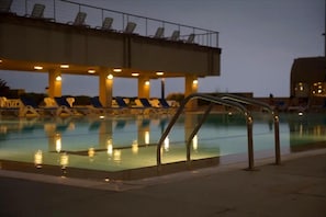 Outdoor pool - Chalet in Siwar, 3 min From Le Royal Hotel, Rimal (Zouk Mosbeh)