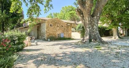 La Chapelle, gßte avec piscine chauffée en Provence