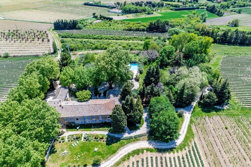 Gîte de charme en Provence – La Chapelle à Valréas, avec piscine et nature