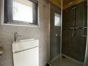 Chalet | Bathroom - EuroParcs Hindeloopen (Hindeloopen)