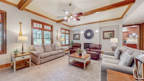 Smart TV - A beautiful home to help you create your dream vacation! (Hilton Head)