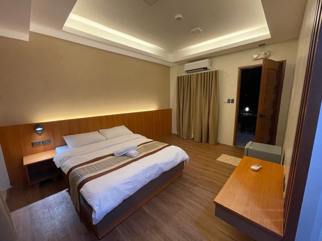 Egyptian cotton sheets, premium bedding, down duvets, pillow-top beds