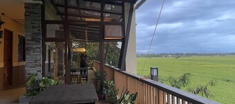 Sarojus Farmview Hotel