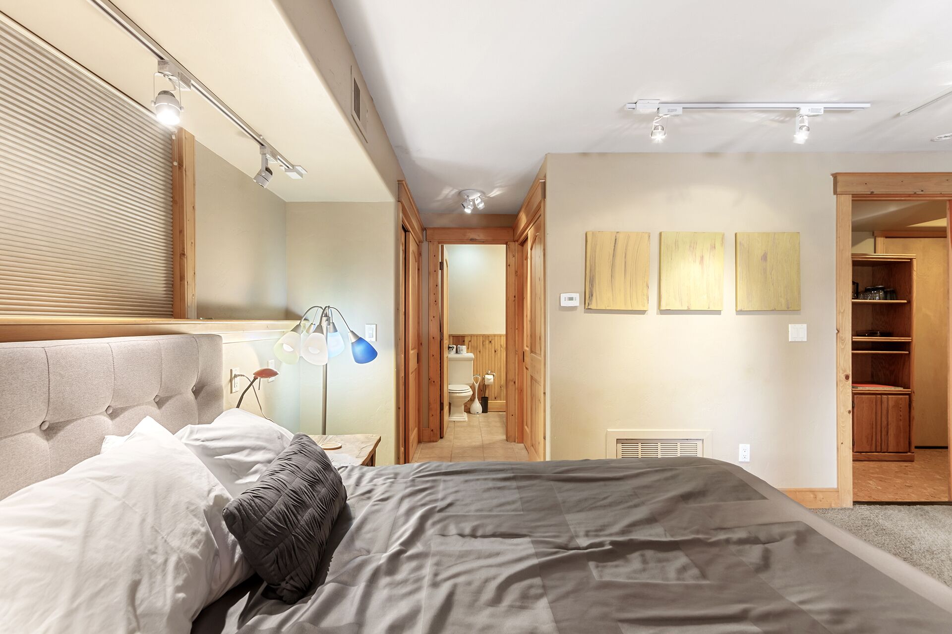 Cozy Studio near Lake Dillon! Shared on-site hot tub!