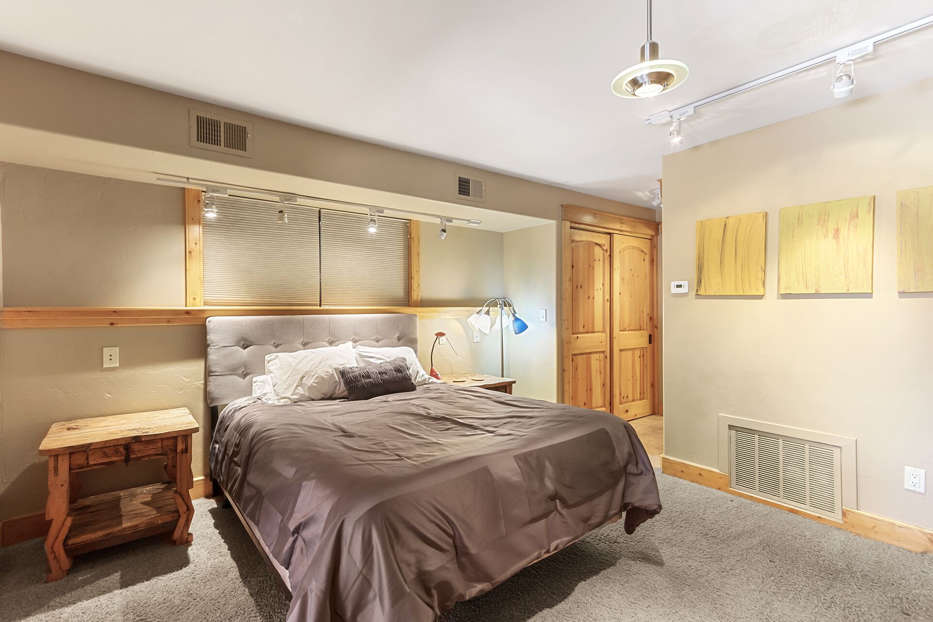 Cozy Studio near Lake Dillon! Shared on-site hot tub!