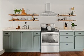 Fridge, microwave, oven, stovetop - Spacious Stowe Home off of Mountain Rd (Stowe)