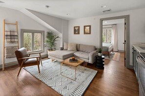 Unclassified image, 2 of 46, button