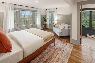 Spacious Stowe Home off of Mountain Rd