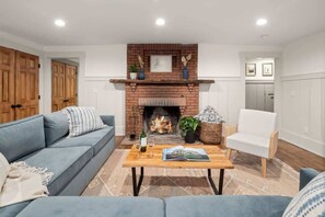 Unclassified image, 4 of 24, button