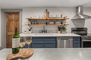 Unclassified image, 2 of 24, button