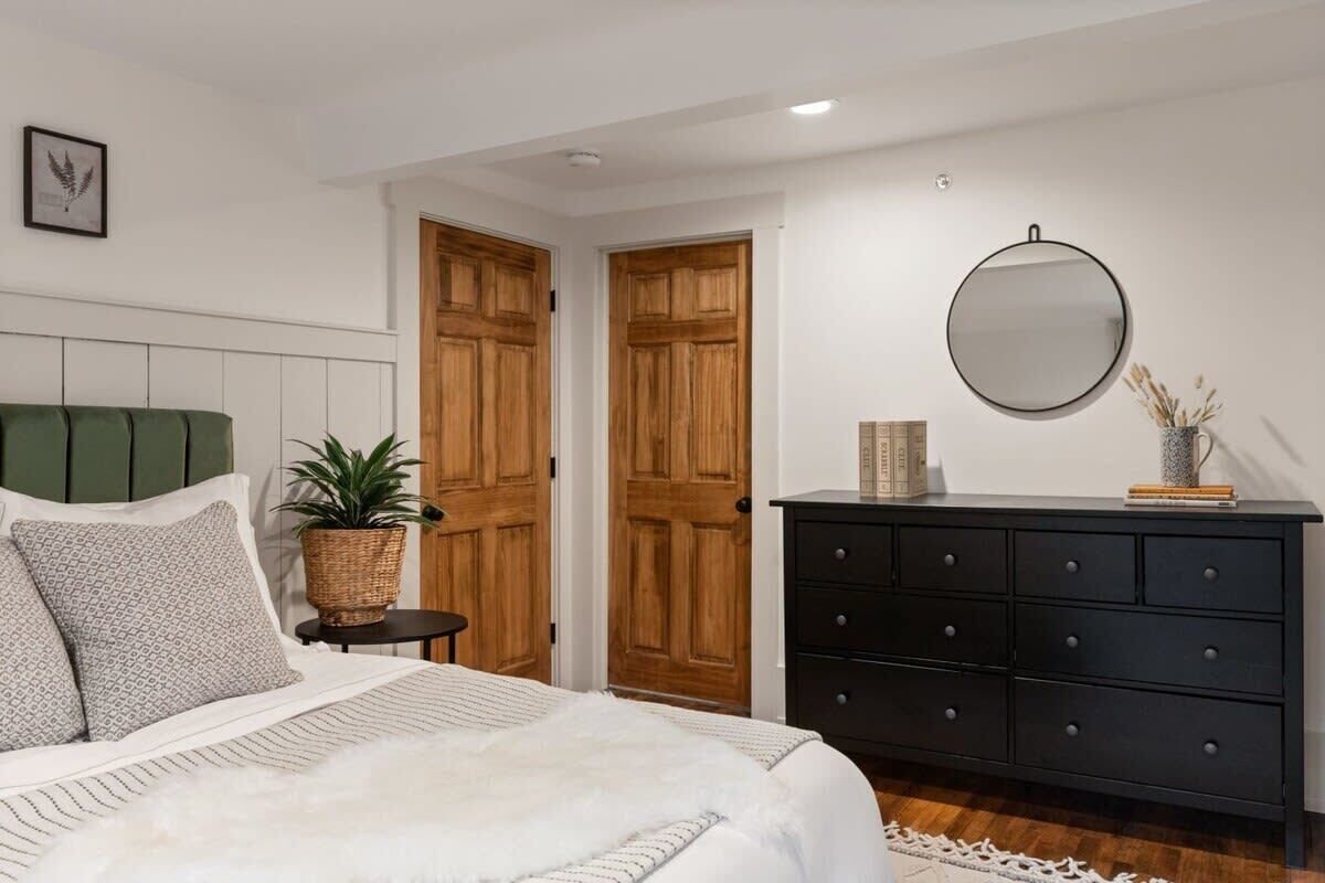 4 slaapkamers, een strijkplank/strijkijzer, wifi, beddengoed